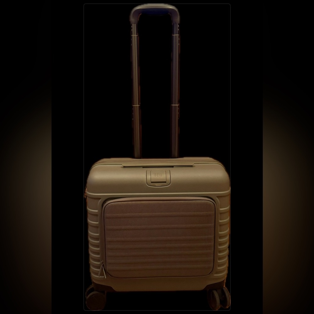 NWOT Beis Olive Mini Roller